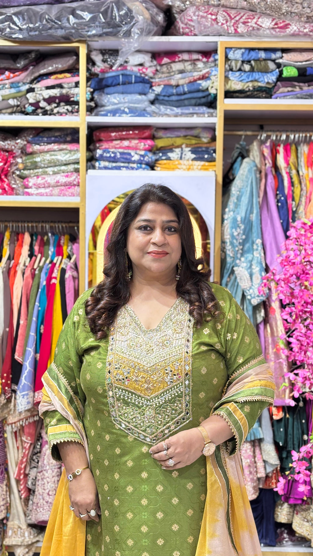 Festive Suit Set with Statement Tie-Dye Border Dupatta