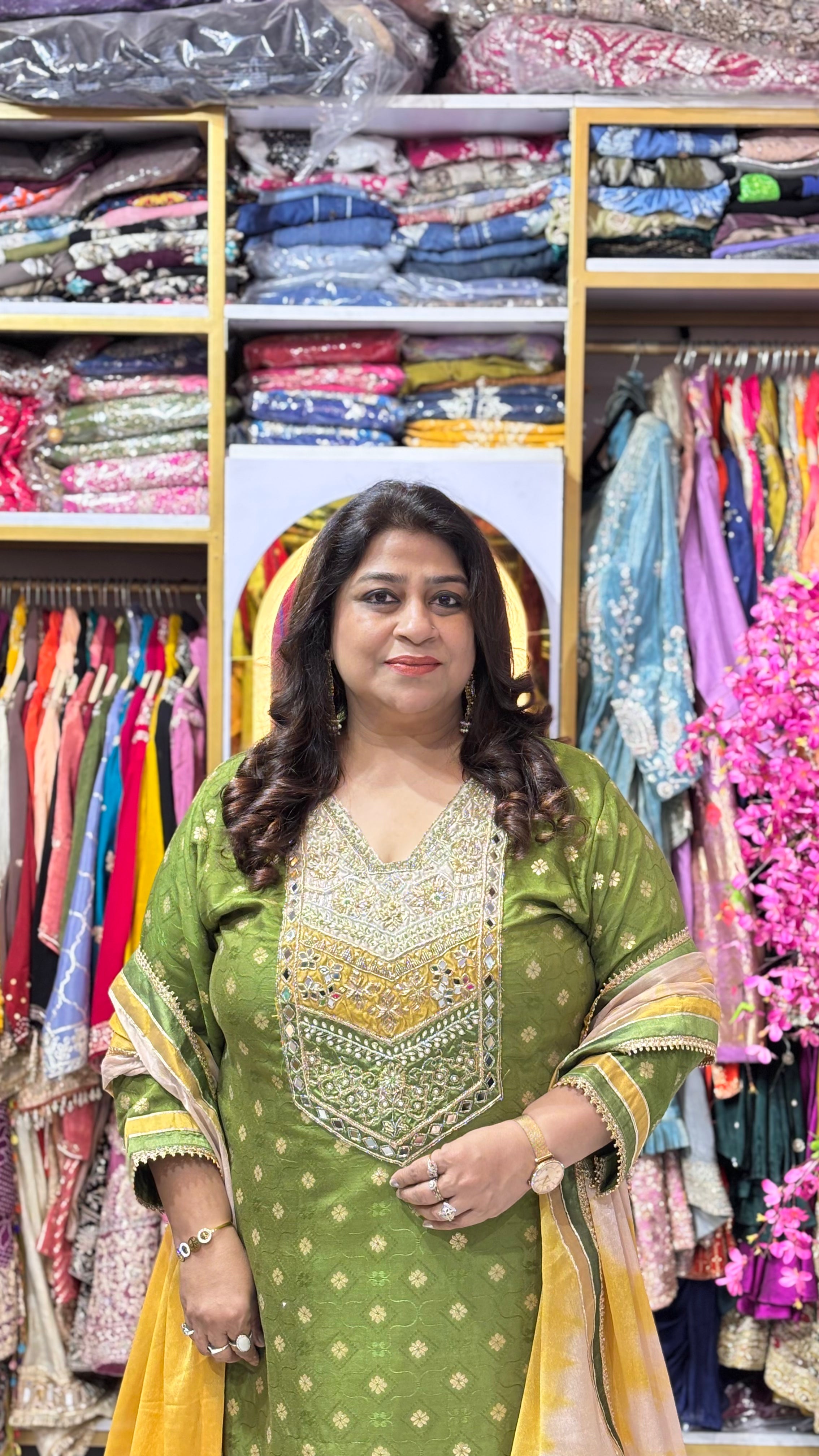 Festive Suit Set with Statement Tie-Dye Border Dupatta