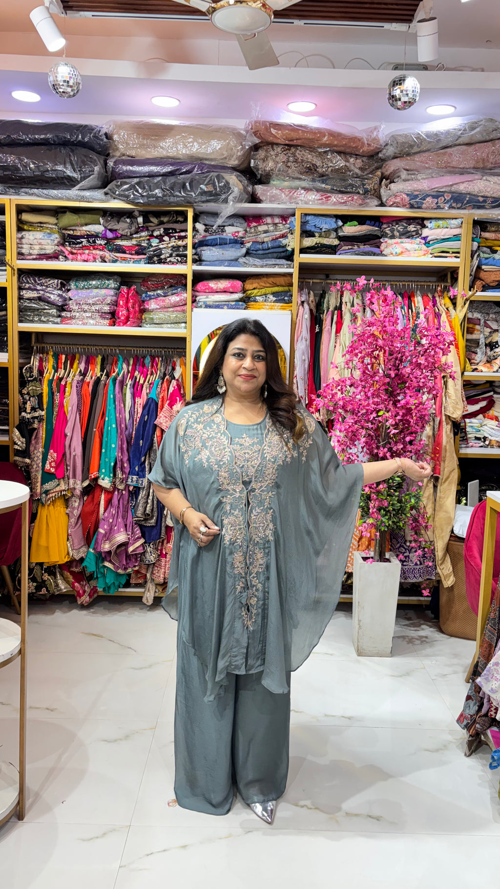 Zardozi Embellished Cape Set with Bustier & Divider Pants